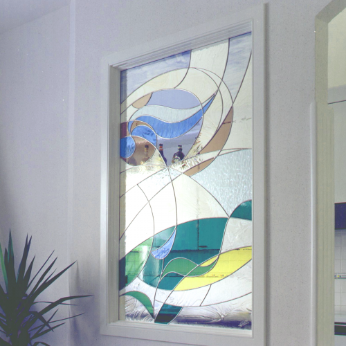 Vetrata in stile astratto