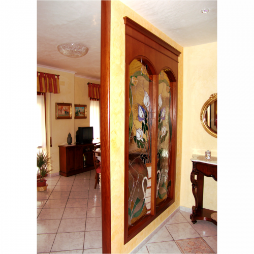 Laterale  pannello vetrata con vaso calle e rose