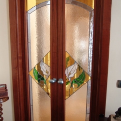 Vetrata in porta a piccoli battenti  " calle "