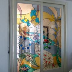 Porta vetrata scorrevole con anta fissa  " astratto "